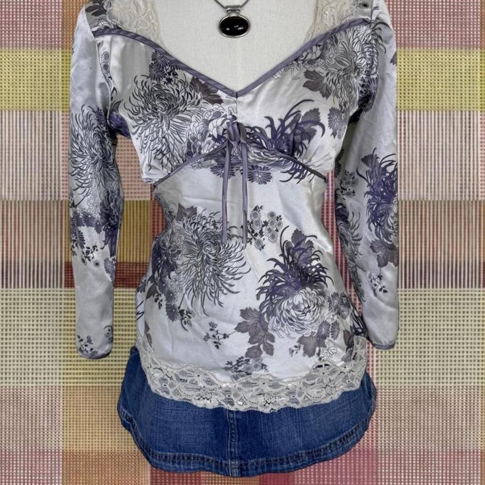 Vintage 2000’s Purple Floral Lace Top